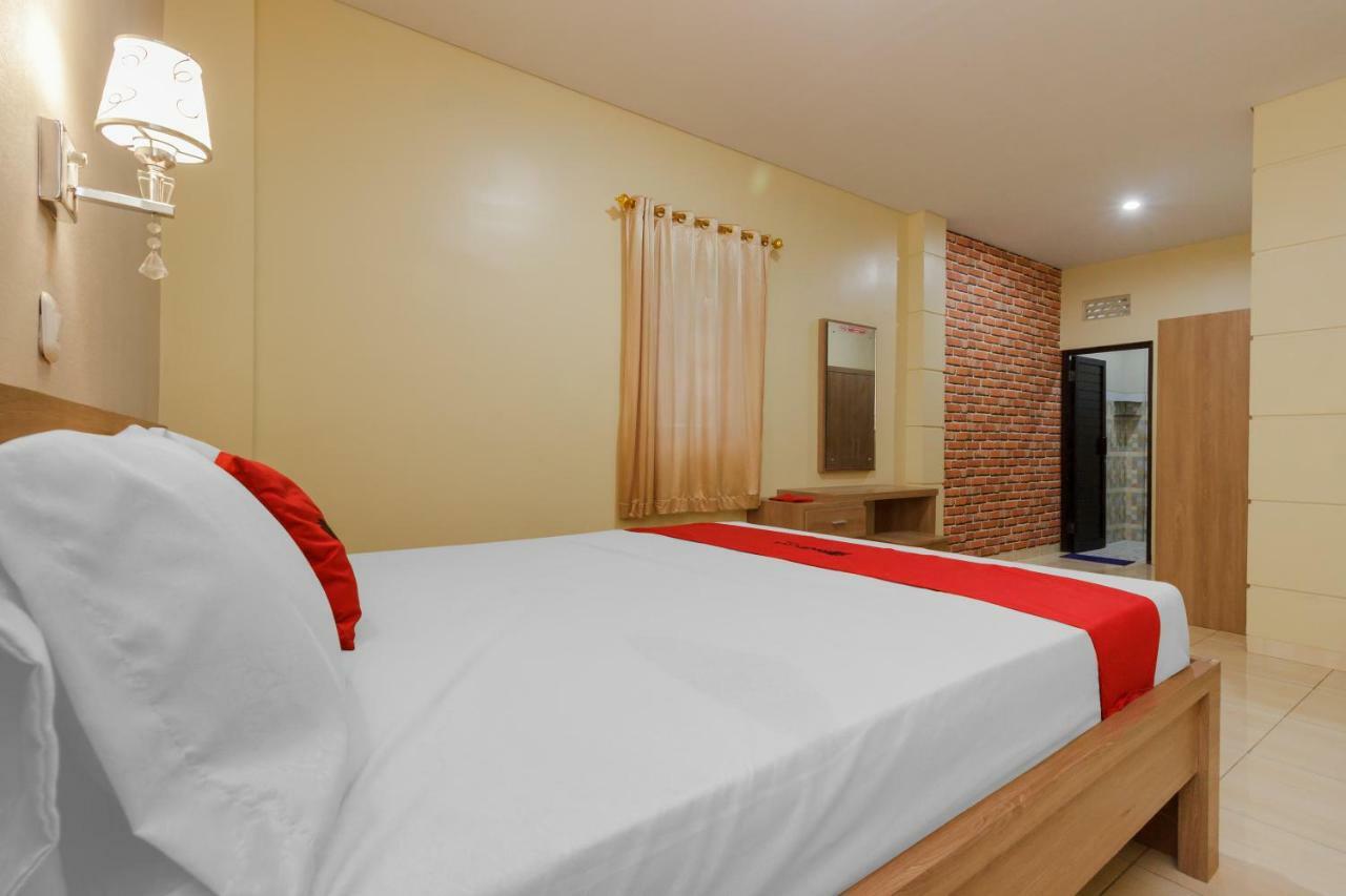 Reddoorz Plus Near Pantai Malalayang Manado Zewnętrze zdjęcie